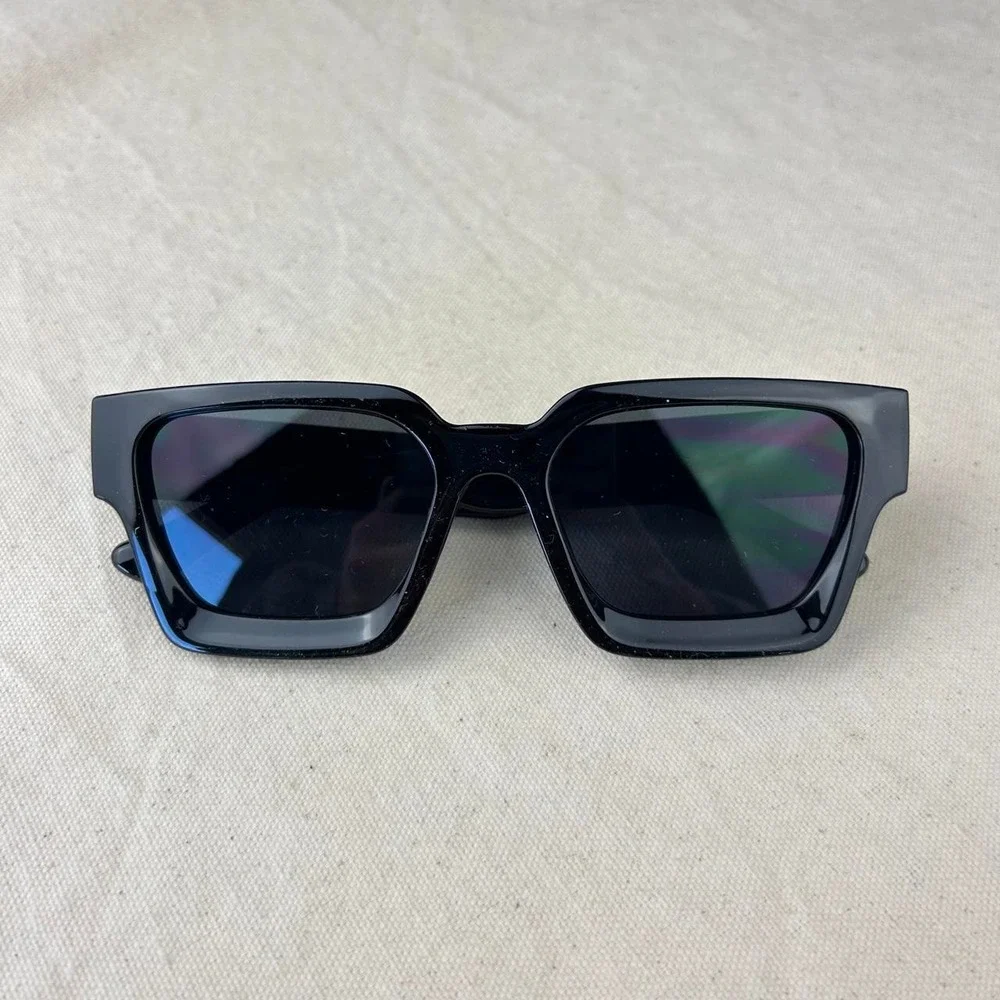 Surfer style black squared sunglasses y2k cyber grunge techno